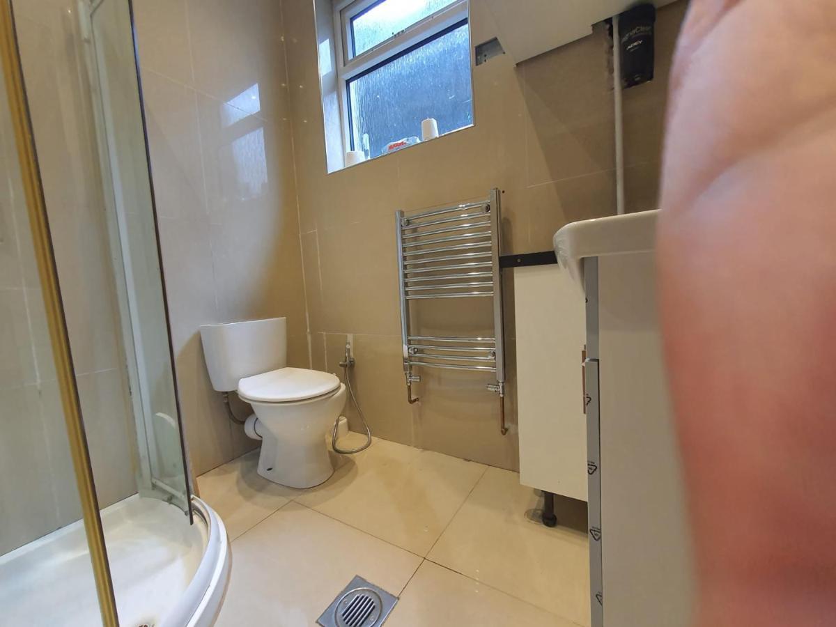 Private Room- Direct Travel Central/ Heathrow